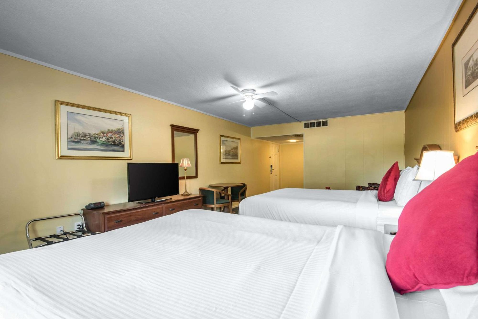 Tiltonlodge Inn & Suites Luaran gambar
